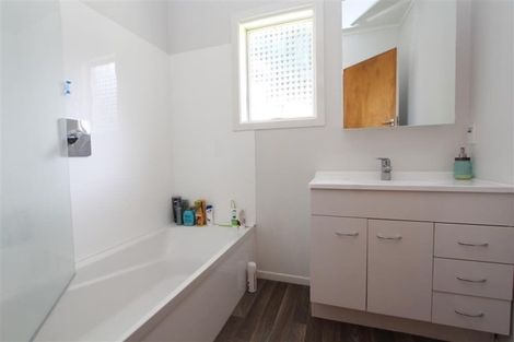 Photo of property in 5a Tauhara Drive, Queenwood, Hamilton, 3210