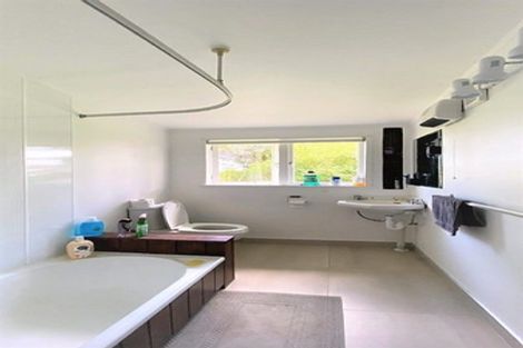 Photo of property in 8 Gazelle Avenue, Beach Haven, Auckland, 0626