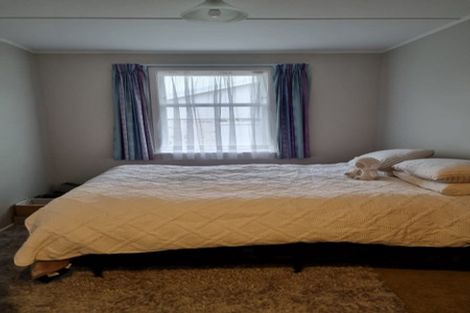 Photo of property in 7 Terrance Grove, Paparangi, Wellington, 6037