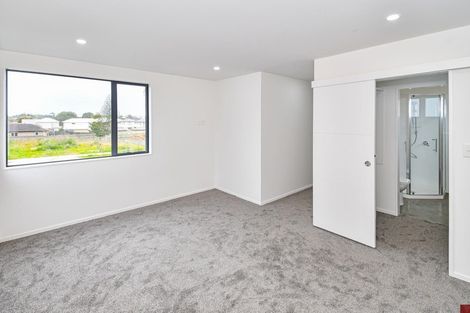 Photo of property in 39 Tapuwae Way, Mangere Bridge, Auckland, 2022
