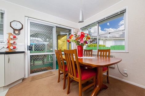 Photo of property in 29 Felgrove Street, Glendene, Auckland, 0602