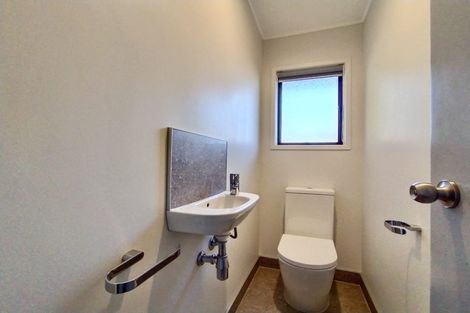 Photo of property in 2/11 Taharoto Road, Takapuna, Auckland, 0622