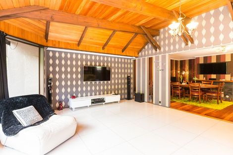 Photo of property in 1 Maxwells Line, Awapuni, Palmerston North, 4412