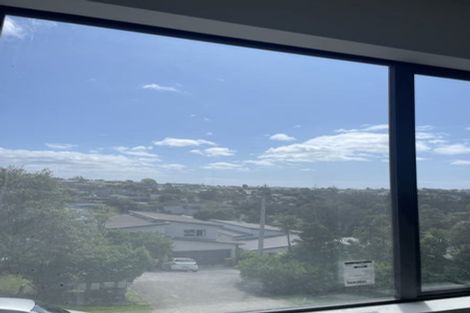 Photo of property in 1c Zion Road, Birkenhead, Auckland, 0626