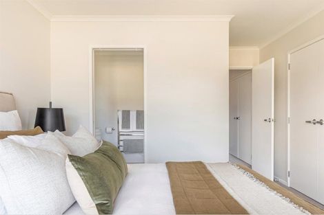 Photo of property in 2 Kumerahou Street, Kumeu, 0810