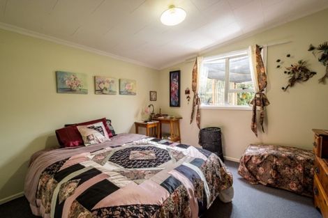 Photo of property in 27 Buller Street, Picton, 7220