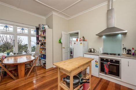 Photo of property in 80 Kelburn Parade, Kelburn, Wellington, 6012