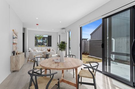 Photo of property in 22 Port Way, Rosehill, Papakura, 2113