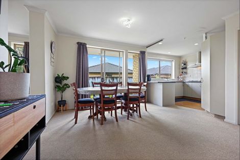 Photo of property in 6 Locksley Lane, Hamilton East, Hamilton, 3216