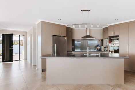 Photo of property in 35 Holyoake Terrace, Omokoroa, 3114