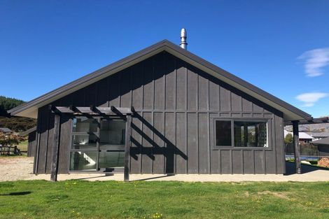 Photo of property in 52 Minaret Ridge, Wanaka, 9305