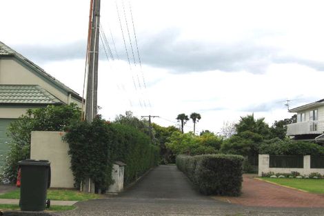 Photo of property in 1/4 Frater Avenue, Milford, Auckland, 0620