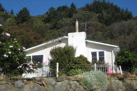 Photo of property in 89 Milton Terrace, Picton, 7220