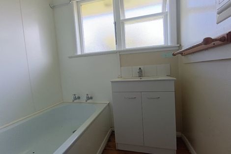 Photo of property in 33 Jillett Street, Titahi Bay, Porirua, 5022