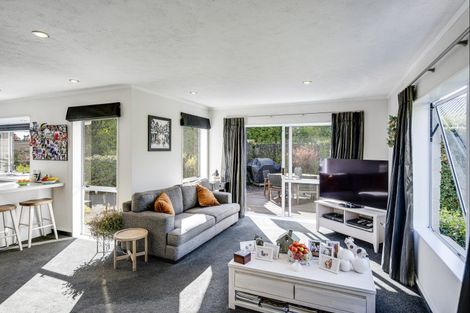 Photo of property in 8 Lennon Grove, Havelock North, 4130