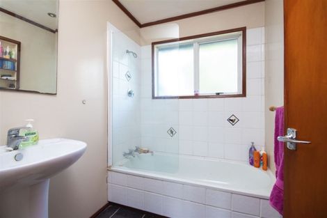 Photo of property in 21 Leaver Place, Weymouth, Auckland, 2103
