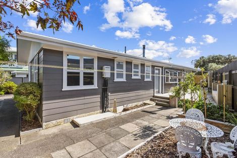 Photo of property in 13 Rangiatea Street, Paraparaumu Beach, Paraparaumu, 5032