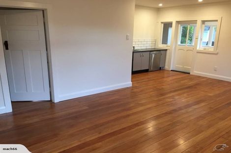 Photo of property in 917 Heretaunga Street East, Parkvale, Hastings, 4122