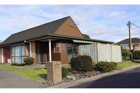 Photo of property in 2/56 Larnoch Road, Henderson, Auckland, 0610