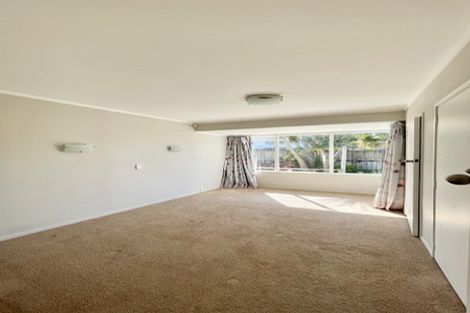Photo of property in 4 Seaton Road, Murrays Bay, Auckland, 0630