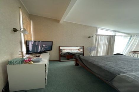 Photo of property in 1 George Laurenson Lane, Mount Roskill, Auckland, 1041