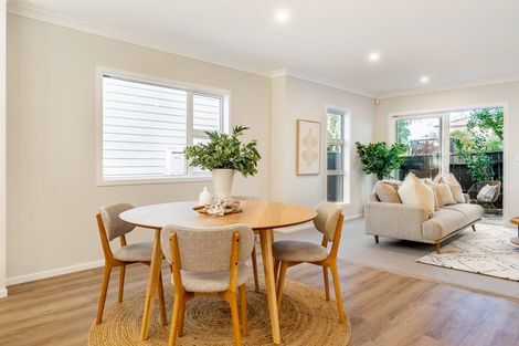 Photo of property in 70b Heretaunga Square, Silverstream, Upper Hutt, 5019