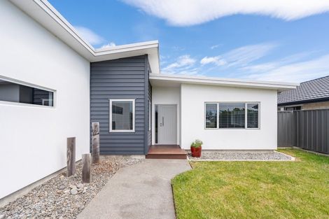 Photo of property in 8 Kaituna Place, Te Awa, Napier, 4110