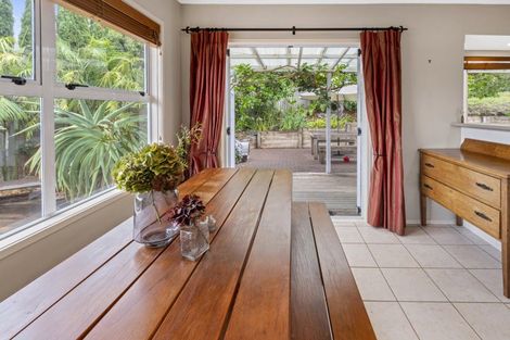 Photo of property in 31 Robbies Road, Shelly Park, Auckland, 2014