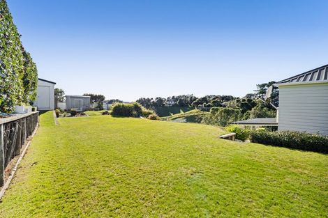 Photo of property in 28 Pararewa Drive, Whalers Gate, New Plymouth, 4310