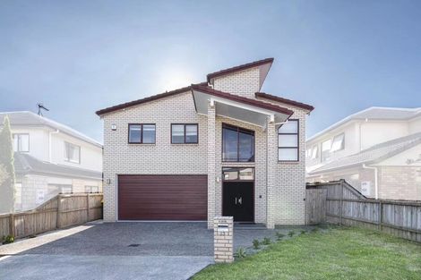 Photo of property in 13 Heidi Crescent, Flat Bush, Auckland, 2016