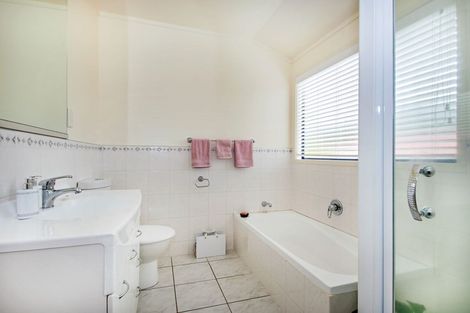 Photo of property in 4 Noone Close, Onerahi, Whangarei, 0110