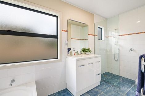 Photo of property in 11 Pineview Lane, Helensville, 0875