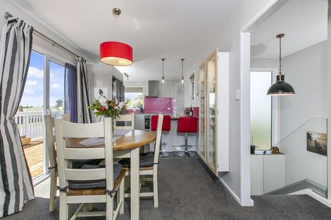 Photo of property in 80 Muir Avenue, Mangere Bridge, Auckland, 2022