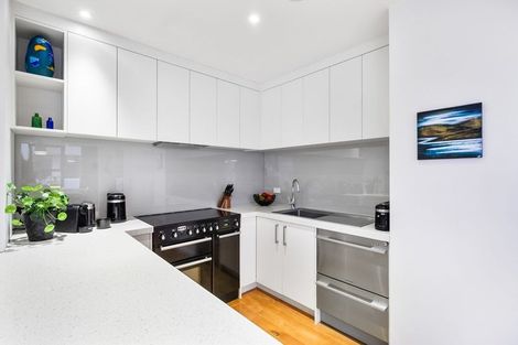 Photo of property in 9d/2 Saint Martins Lane, Grafton, Auckland, 1010