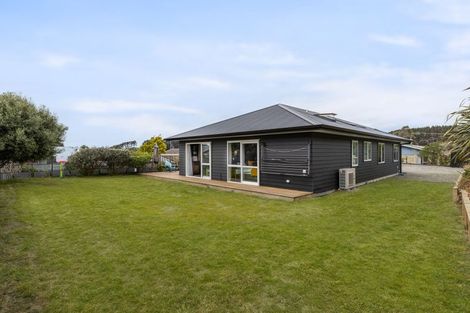 Photo of property in 64 Toi Street, Otaki Beach, Otaki, 5512