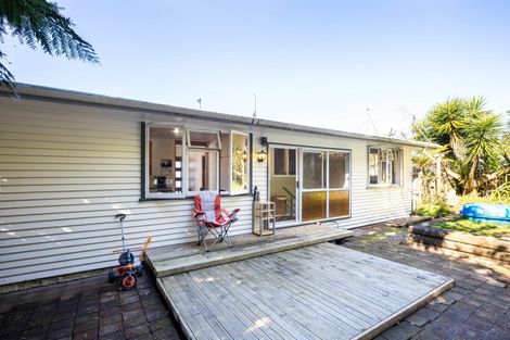 Photo of property in 16 Regent Place, Blagdon, New Plymouth, 4310