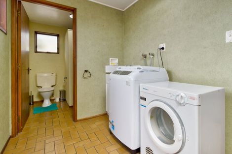 Photo of property in 11 Deakin Place, Clive, 4102