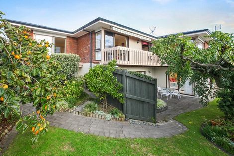 Photo of property in 5 Essington Place, Half Moon Bay, Auckland, 2012