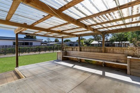 Photo of property in 211a The Square, Whangamata, 3620