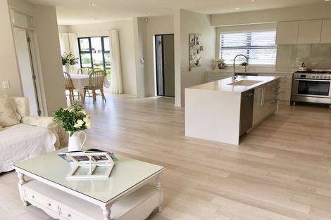 Photo of property in 1 Breton Road, Karaka, Papakura, 2113