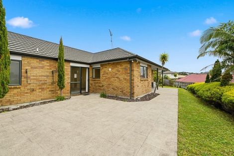 Photo of property in 19 Black Teal Close, Unsworth Heights, Auckland, 0632