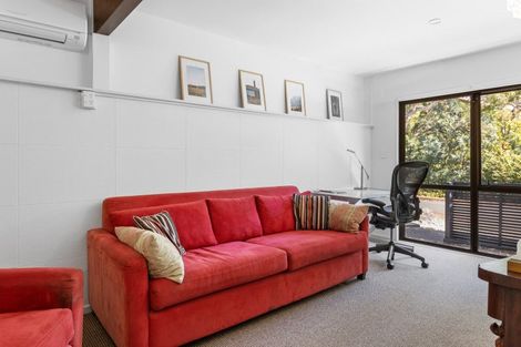 Photo of property in 9 Shalamar Drive, Cashmere, Christchurch, 8022