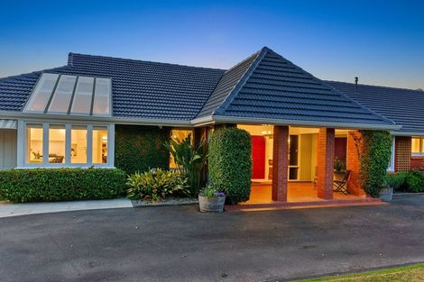 Photo of property in 52-56 Winara Avenue, Waikanae, 5036