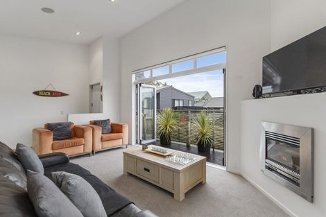 Photo of property in 11 William Bayes Place, Red Beach, 0932