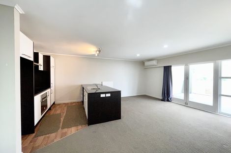 Photo of property in 304 Te Atatu Road, Te Atatu South, Auckland, 0610