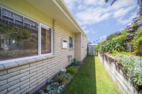 Photo of property in 1b Walmer Grove, Bell Block, New Plymouth, 4312
