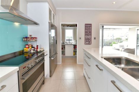 Photo of property in 2 Bella Vista Drive, Gulf Harbour, Whangaparaoa, 0930