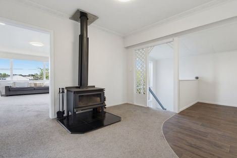 Photo of property in 6 Lee Road, Hannahs Bay, Rotorua, 3010