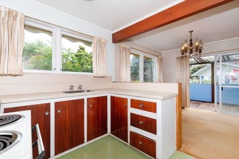 Photo of property in 2 Sunvue Road, Glen Eden, Auckland, 0602