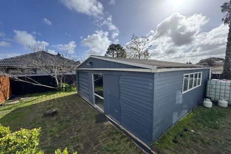 Photo of property in 2 Thomas Rea Place, Te Atatu South, Auckland, 0610